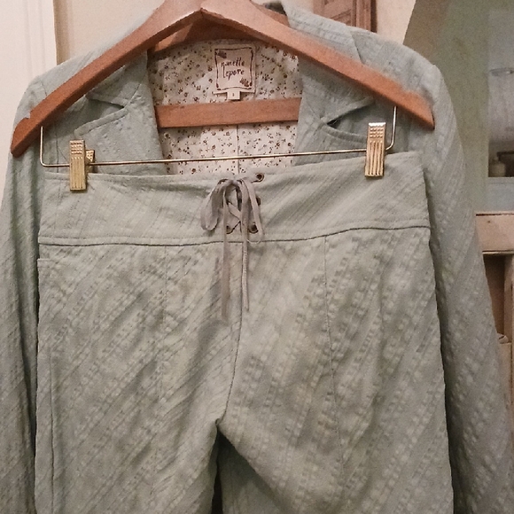 Nanette Lepore Adorable Aqua Suit; Jacket, Skirt, Flared Pant - Picture 9 of 16